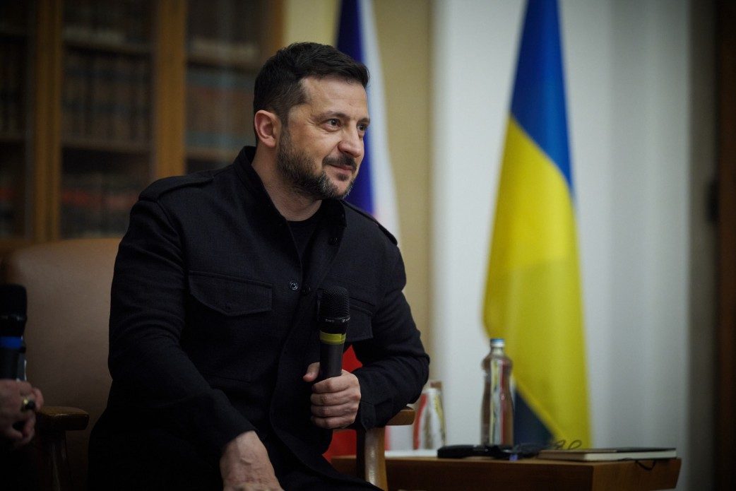 Зеленський пояснив, чому Путін пропонує перемовини, а сам їх ігнорує