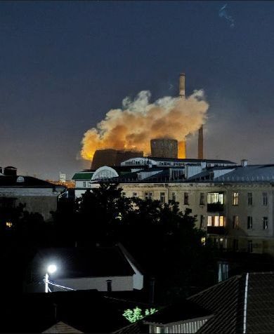 На хімзаводі "Азот" у Новомосковську пролунали вибухи, а потім - пожежа: фото 5 На хімзаводі "Азот" у Новомосковську пролунали вибухи, а потім - пожежа: фото