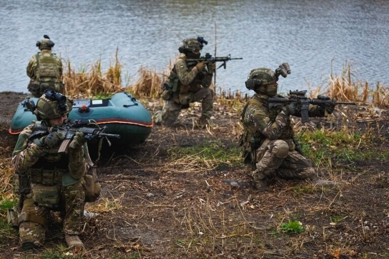 “На острови лізе піхота РФ”: боєць про ситуацію на Херсонщині