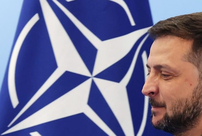Зеленський без хакі: на саміті НАТО з’явився у новому образі ➤ Prozoro.net.ua