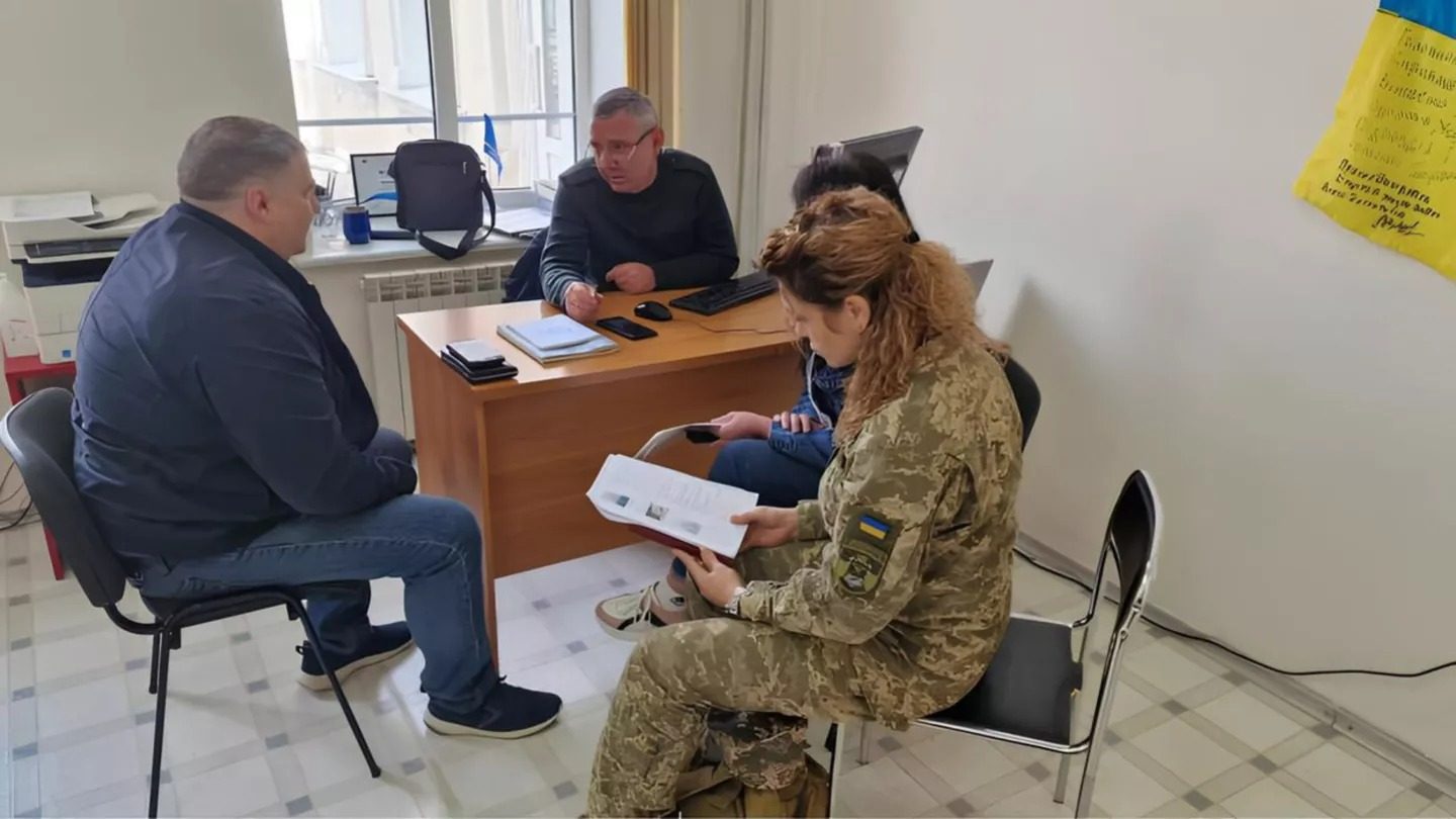 В Україні знімуть із військового обліку чотири категорії чоловіків