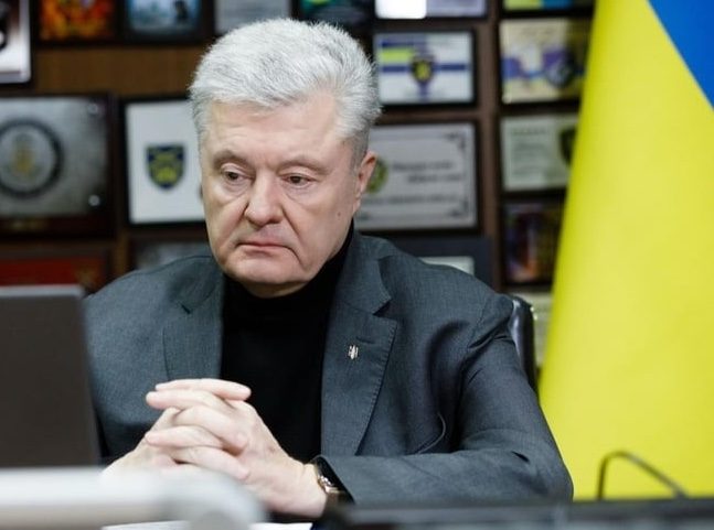 «Существование страны под угрозой»: тревожное заявление Порошенко