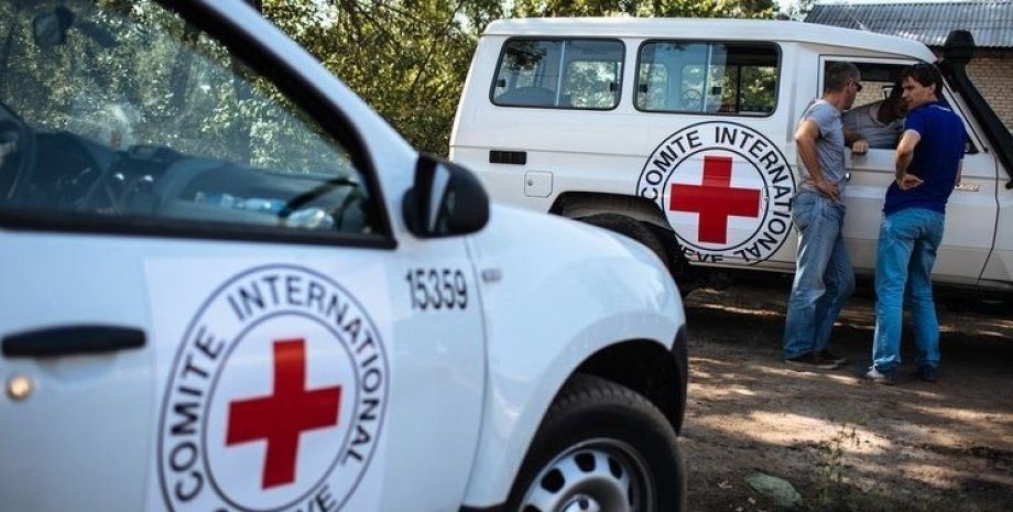 Німець віддав взуття Червоному хресту і знайшов його у “секонді” у Боснії