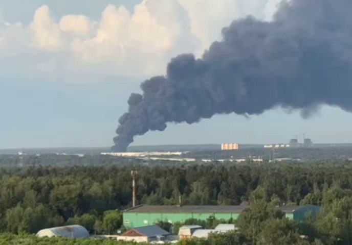 Мощный пожар в подмосковном Пушкино попал на видео