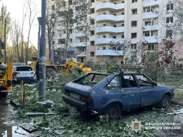 Масований обстріл Києва: поліція оприлюднила фото руйнувань (фото) 3 Масований обстріл Києва: поліція оприлюднила фото руйнувань (фото)