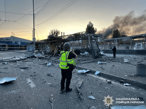 Масований обстріл Києва: поліція оприлюднила фото руйнувань (фото)
