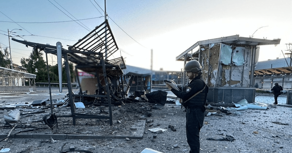 Масований обстріл Києва: поліція оприлюднила фото руйнувань (фото)