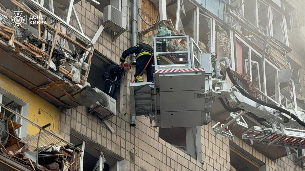 В Киеве стремительно возросло количество жертв российской атаки 5 В Киеве стремительно возросло количество жертв российской атаки