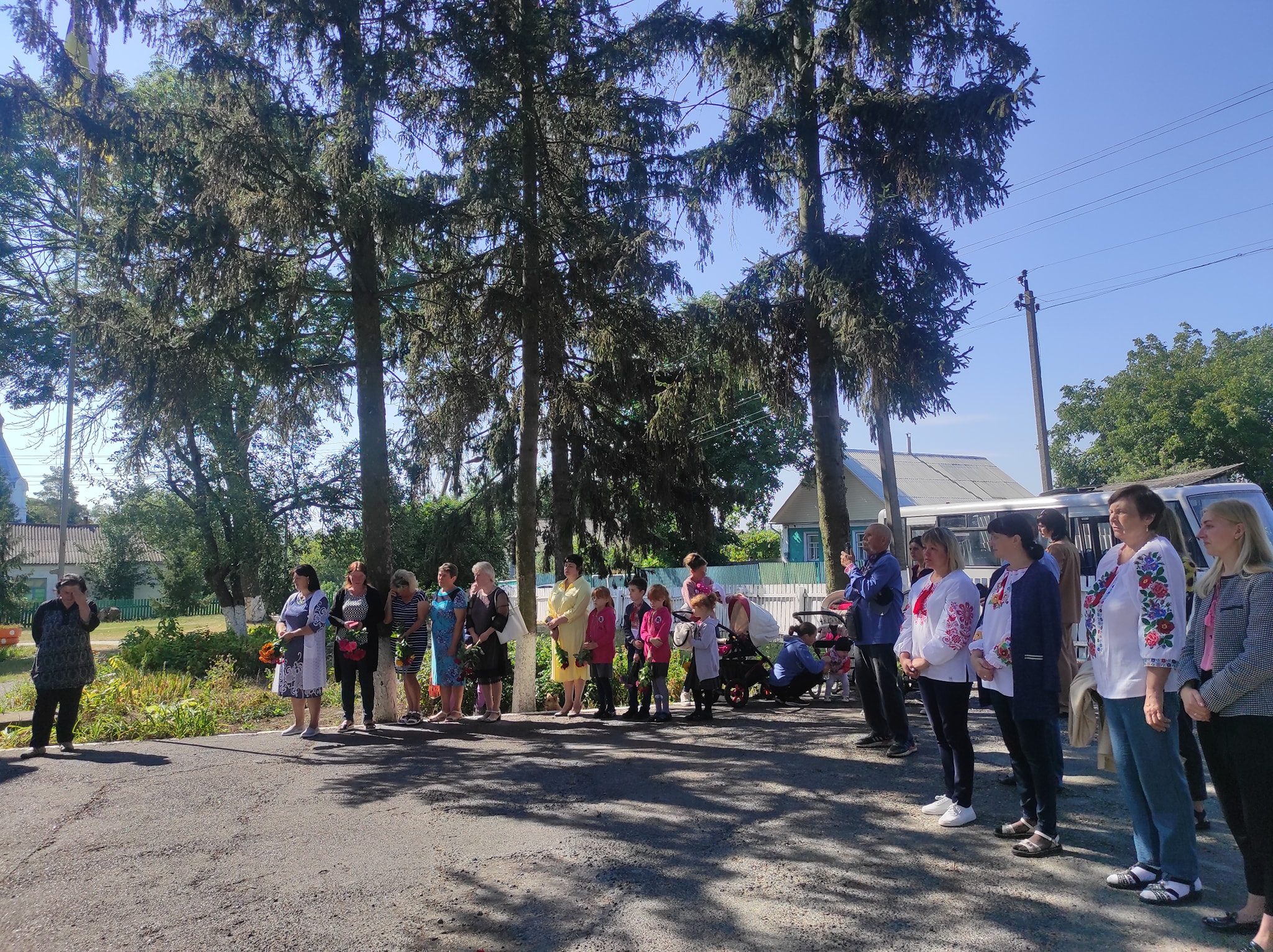 Село показало приклад всій Україні, як допомогти переселенцям і собі