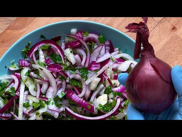 Маринованный лук с кинзой и кетчупом: идеальная закуска к шашлыку