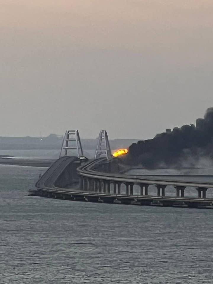 После удара СБУ по Крымскому мосту сеть взорвалась мемами