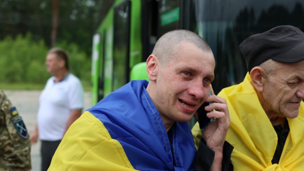 Новий обмін полоненими: від цих фото ллються сльози щастя 10 Новий обмін полоненими: від цих фото ллються сльози щастя