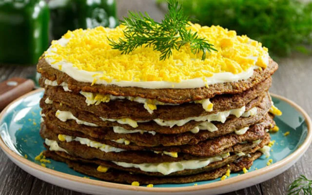 Печінковий торт із грибами та сиром 