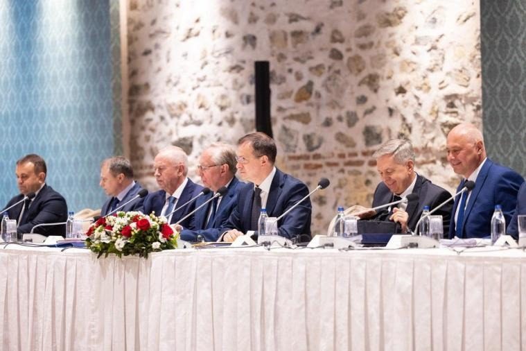 Величезний список умов: з’явився повний текст меморандуму РФ