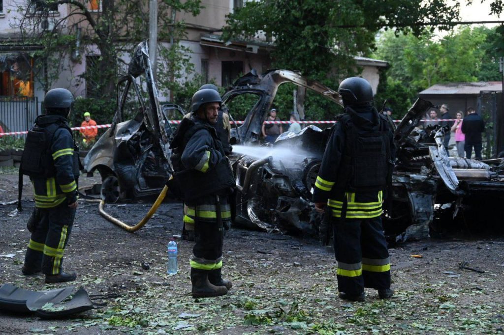 Власти показали последствия ночной атаки дронов на Одессу