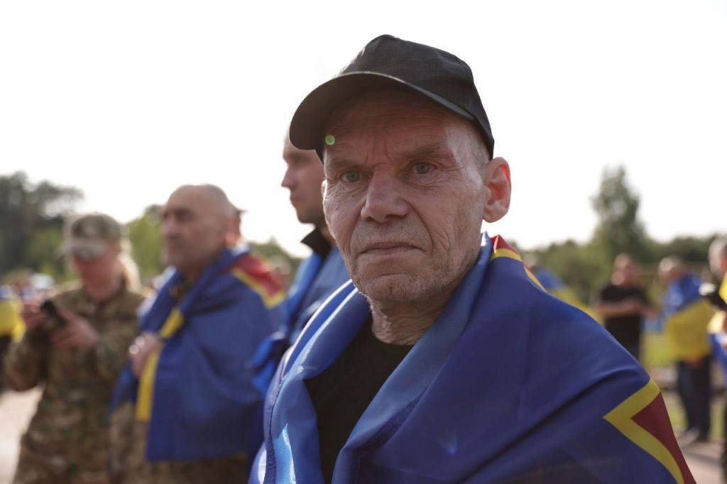 Наші вдома: щемливі фото захисників, повернених з полону 10 Наші вдома: щемливі фото захисників, повернених з полону