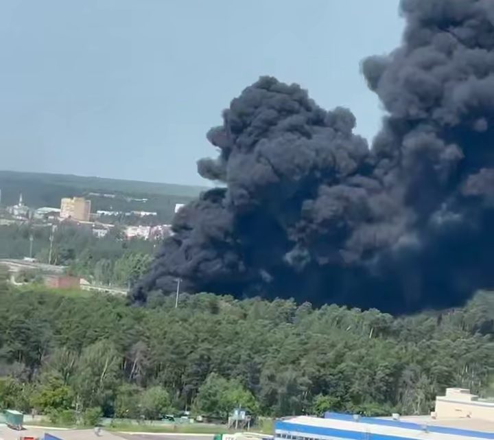 В Казани разгорелось возле складов с вооружением (видео)