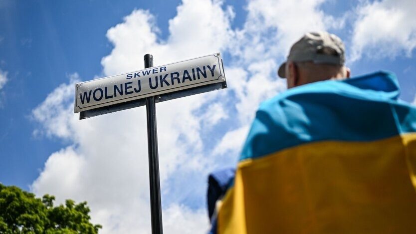 Польща заробила на українцях набагато більше, ніж віддала: цифри