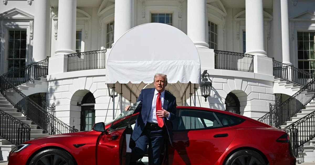 Трамп хоче позбутися Tesla, придбаної у Маска: що сталося між колишніми союзниками