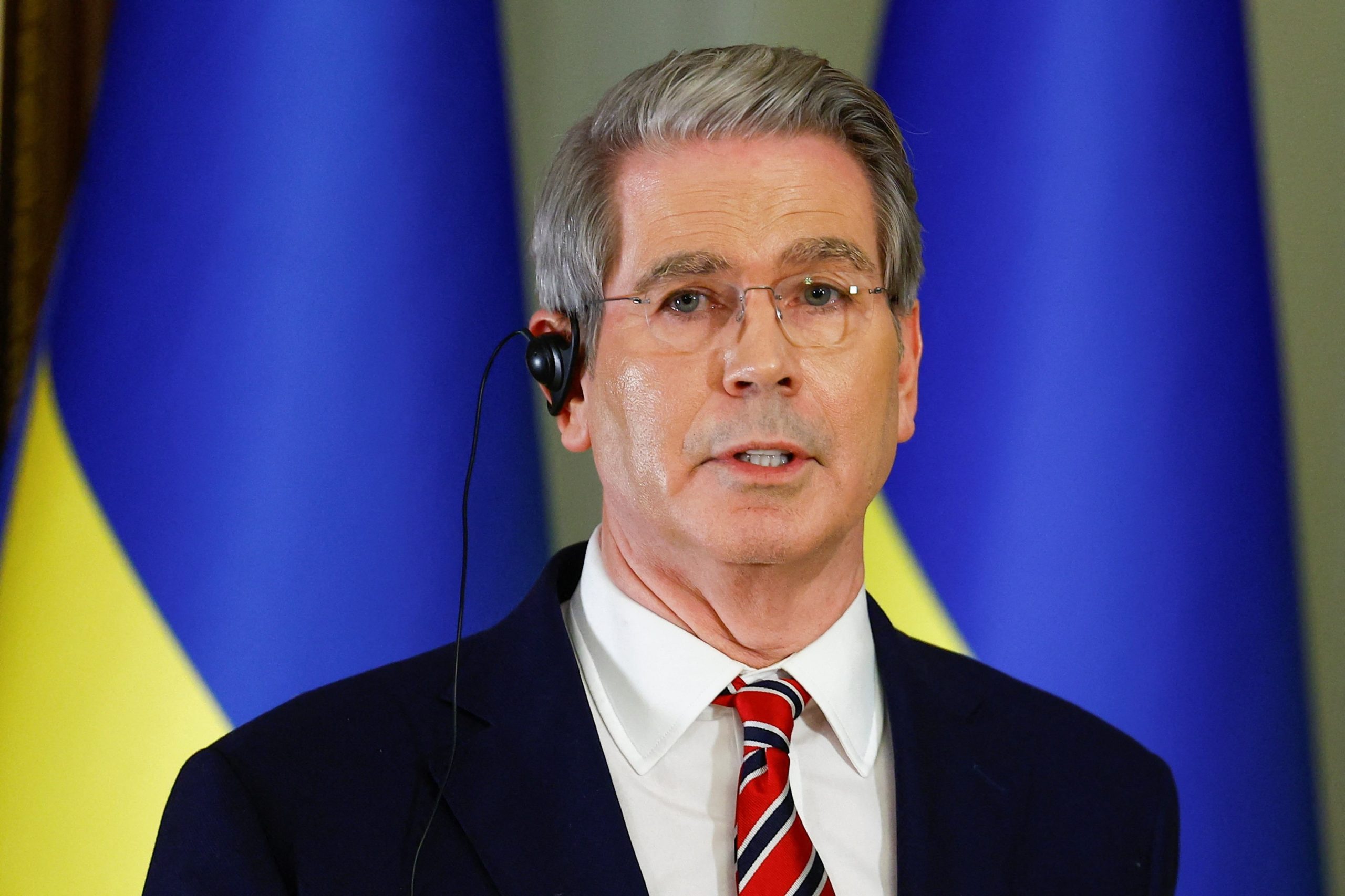 Більше російської: Бессент про перспективи економіки України