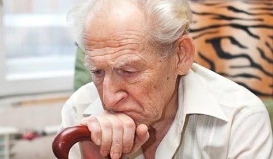 «Ваш сын в больнице»: в Киеве дедушку обманули на 600 тысяч