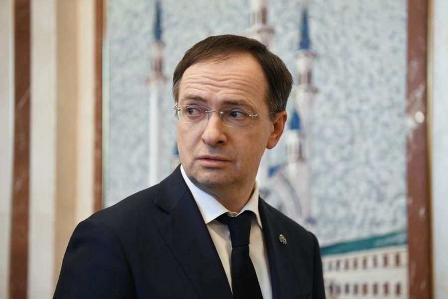 Мединський у Стамбулі втік від преси через питання про авіабази