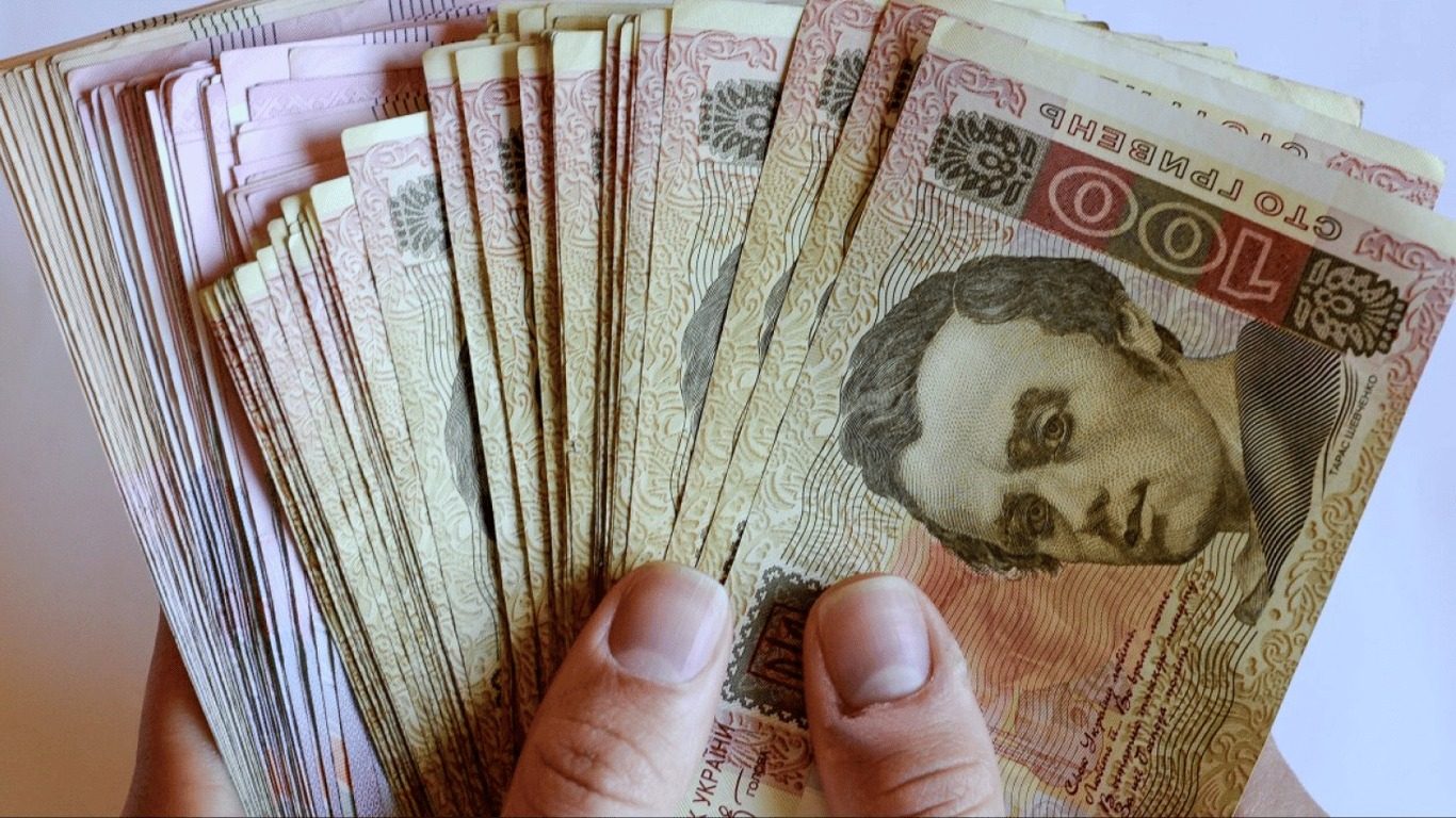 Названо людину, яка отримує найбільшу пенсію в Україні