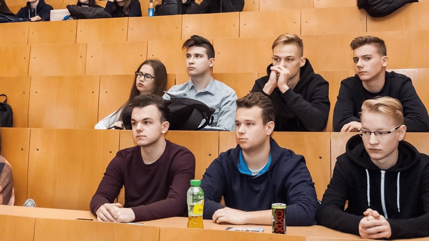 Планируется введение новых ограничений для студентов старше 25 лет