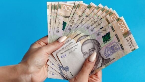 Мінімальна зарплата українців зросте у 3 етапи: підсумкова сума