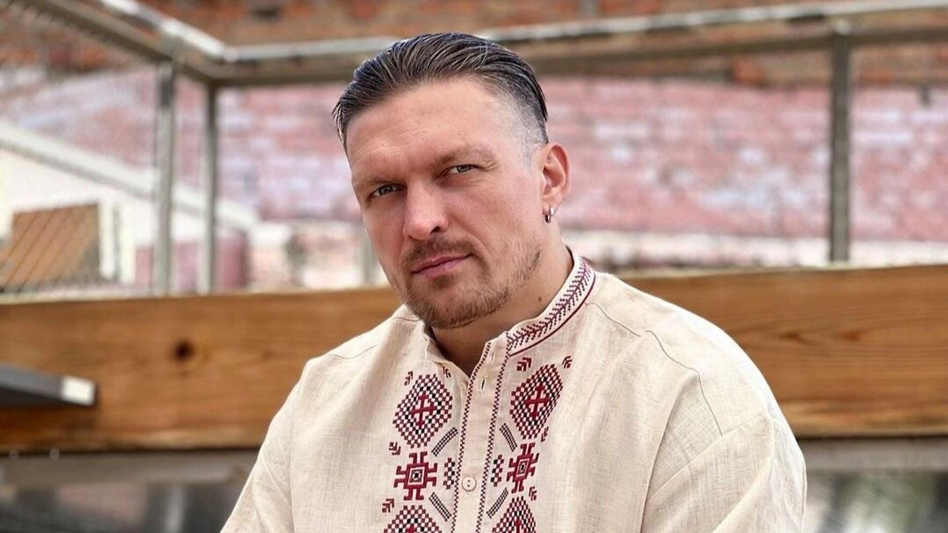 Усик похвалився новим авто після бою з Дюбуа ➤ Главное.net
