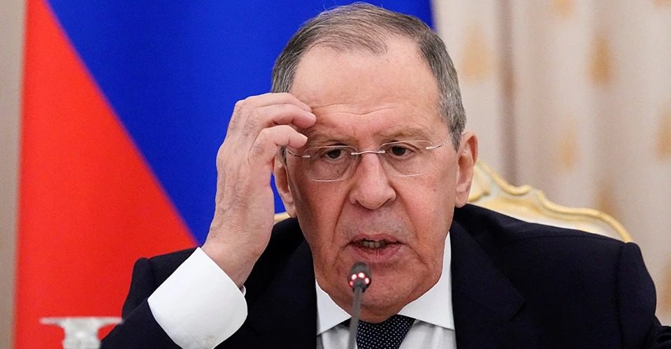 Лавров пожаловался, что РФ впервые «воюет одна против всего Запада»