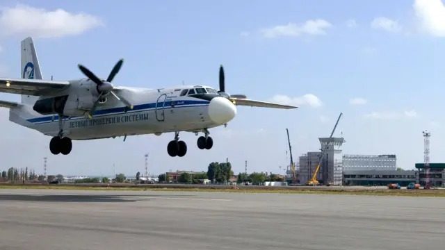 Моторошна трагедія в РФ: літак Ан-24 з людьми на борту розбився