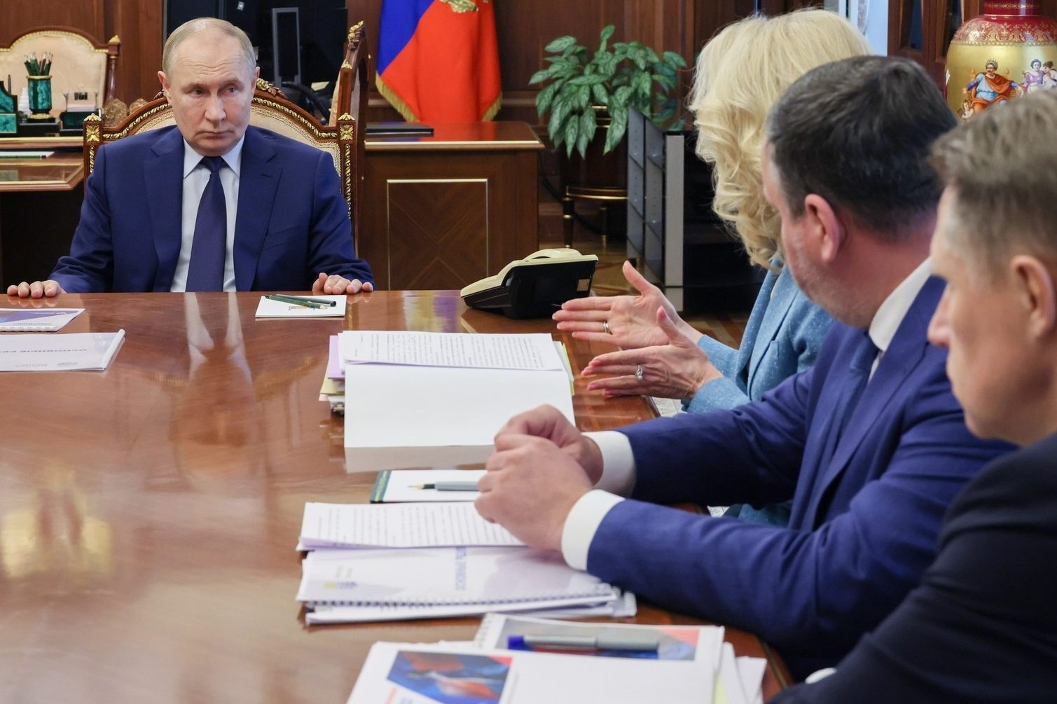 Верхівка РФ хоче вмовити Путіна зупинити війну ➤ Prozoro.net.ua
