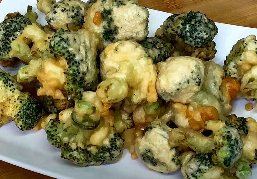 Хрустящая закуска: приготовьте брокколи в кляре