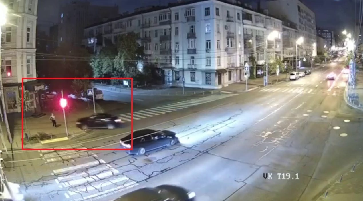 У Києві працівник прокуратури збив жінку на переході та втік: постраждала померла в лікарні ➤ Prozoro.net.ua