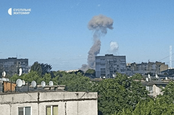 Потужний вибух біля Житомира: є загиблі та постраждалі, зруйновано будинки (фото, відео)