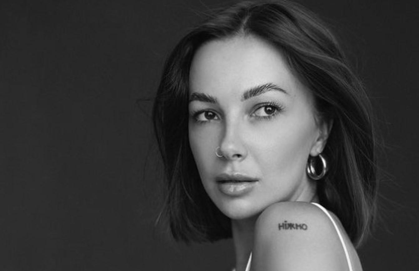 Бывшая жена Розового окончательно порвала с ним и похвасталась дорогим подарком ➤ Prozoro.net.ua