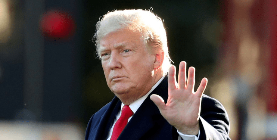 Кто отдал приказ не поставлять оружие Украине? Трамп ответил