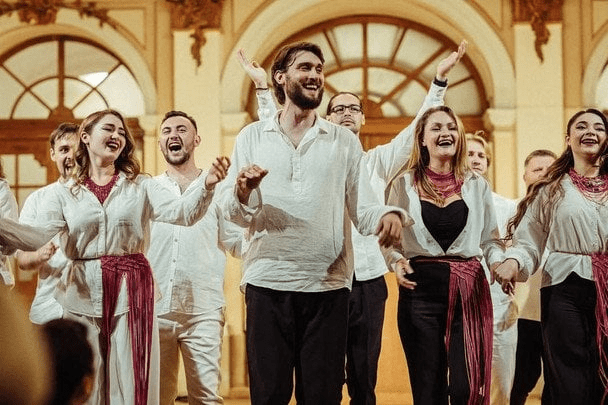 Зірка хору “Гомін” поділився історією зустрічі з дружиною Ющенка ➤ Главное.net