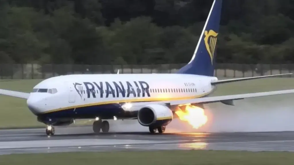 Пасажири вистрибували з салону: на Майорці загорівся літак Ryanair ➤ Prozoro.net.ua