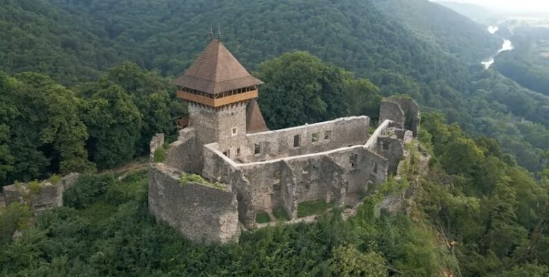 Дві нерозгадані таємниці: це найзагадковіший замок в Україні