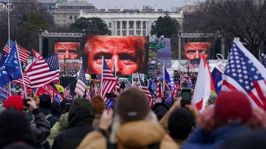 Поклонники Трампа меняют курс касательно Украины: в чем причина