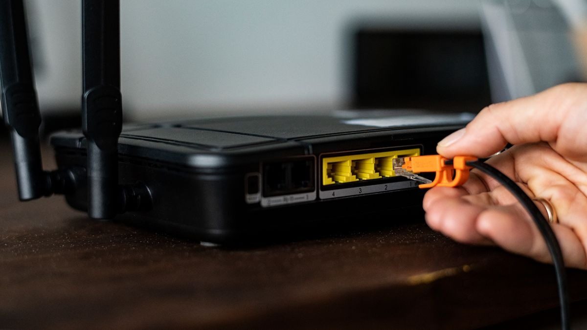 Если Wi-Fi слабый: уберите от роутера «опасные» предметы