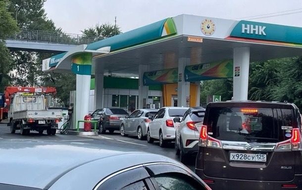 В РФ — дефицит бензина: километровые очереди на АЗС ➤ Prozoro.net.ua