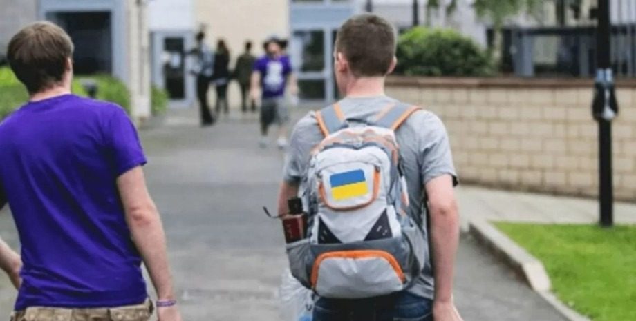 Мужчинам 18-22 разрешили выезжать: к чему готовится Рада