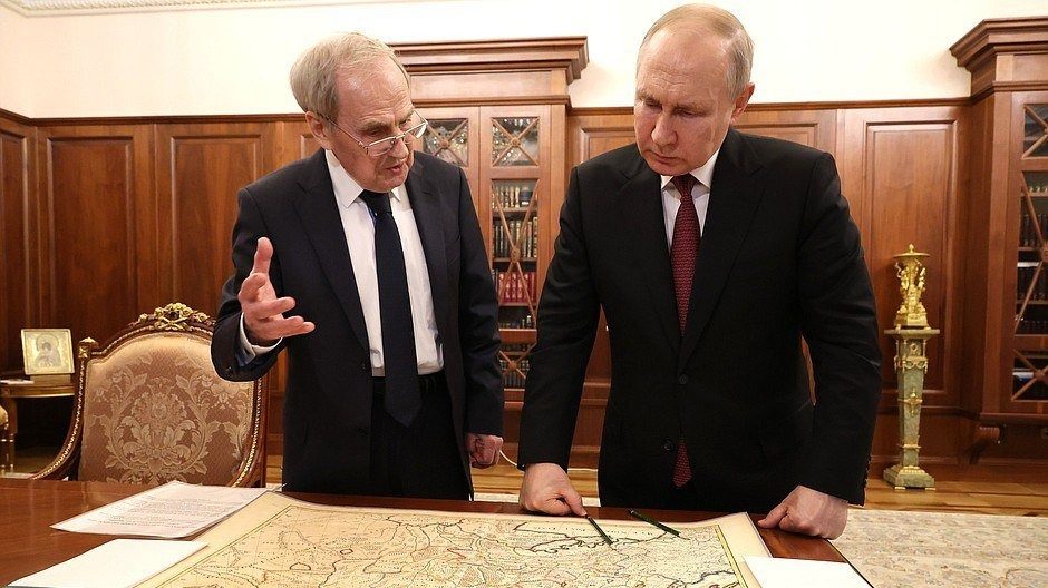 Дивна річ, яку привіз Путін до Трампу на Аляску ➤ Prozoro.net.ua