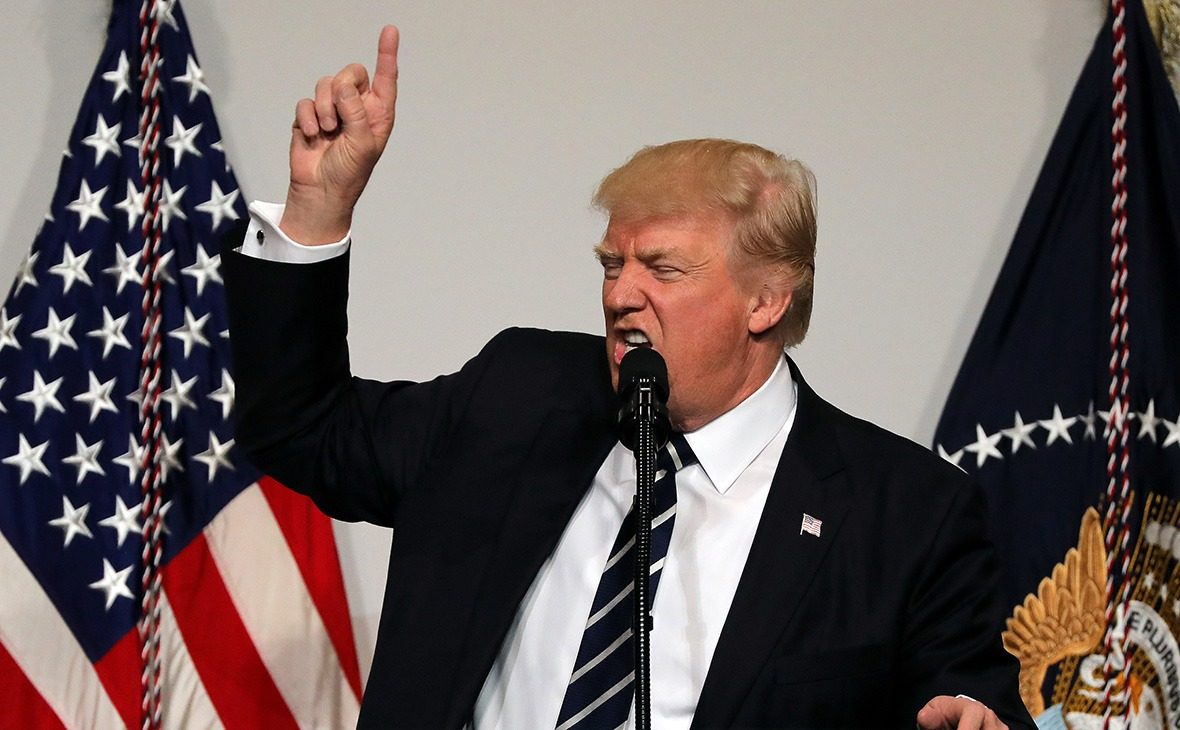 С Трампом случилась истерика из-за критики его встречи с Путиным
