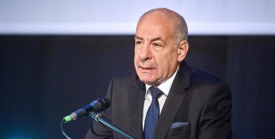 Угорський президент здивував заявою про удар РФ по Мукачевому