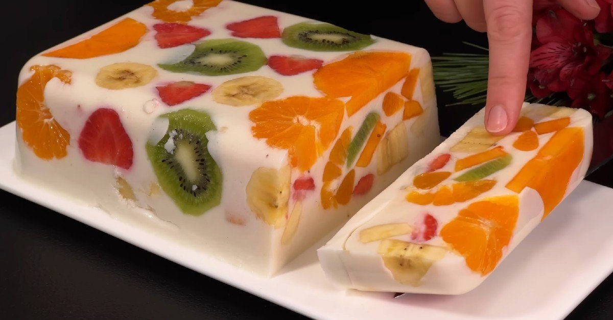 Летний десерт, который покоряет вкусом: готовится очень просто