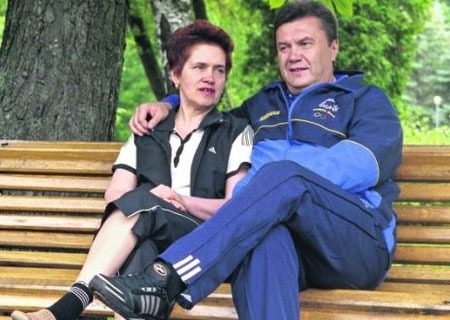 З колонії до “ЗАГСу”: як на весіллі виглядали Янукович з дружиною ➤ Главное.net